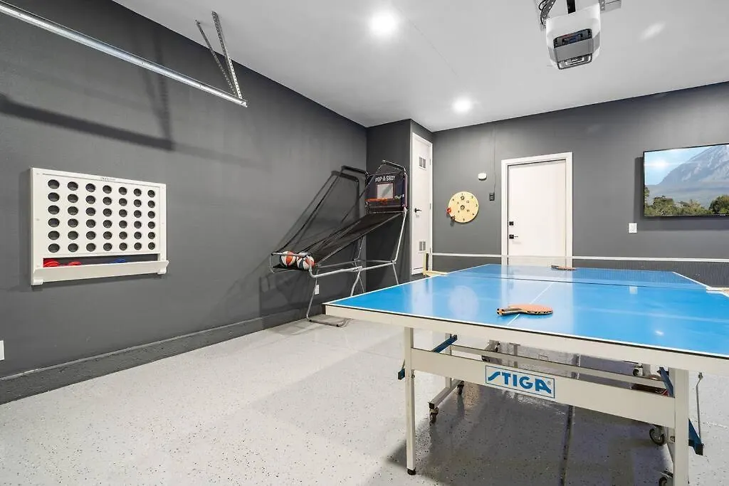New! The Blue Cactus - Pool, Spa, Game Room Palm Springs Сasa de vacaciones
