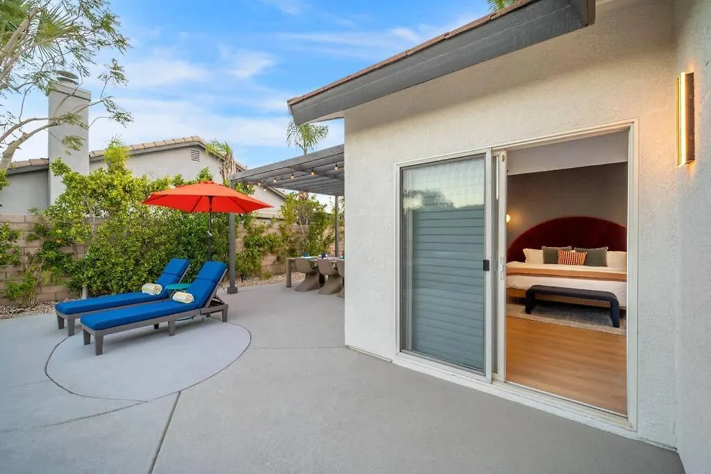 Сasa de vacaciones New! The Blue Cactus - Pool, Spa, Game Room Palm Springs