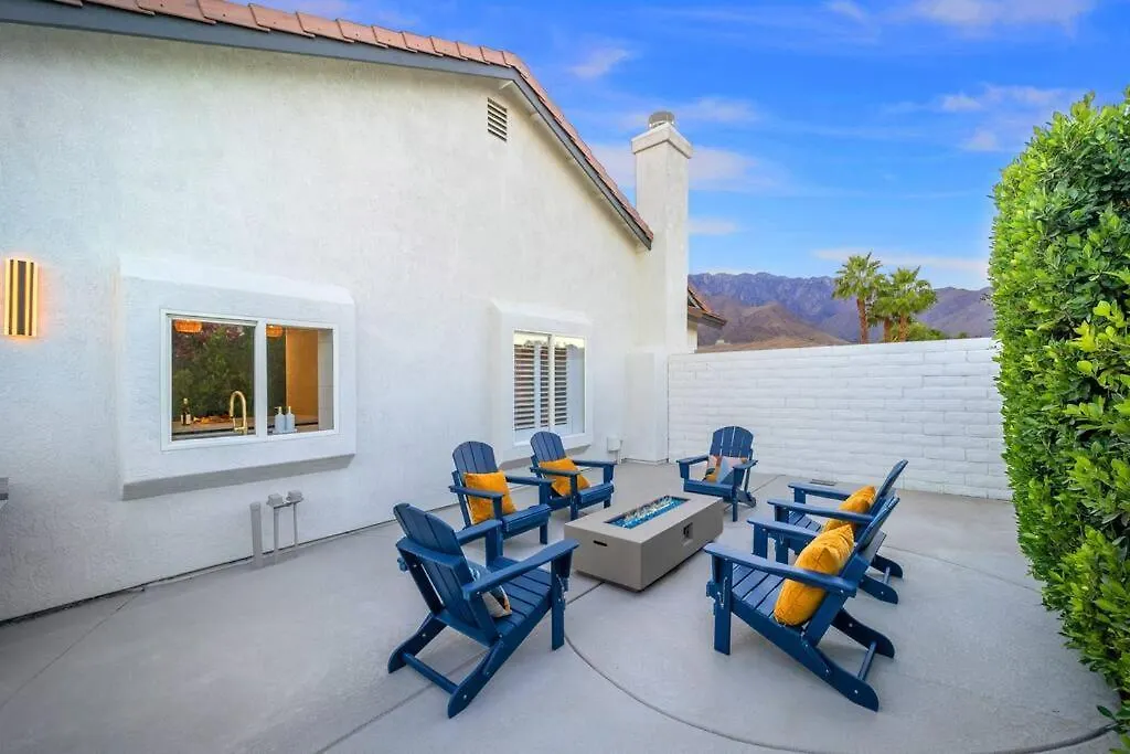 Сasa de vacaciones New! The Blue Cactus - Pool, Spa, Game Room Palm Springs Estados Unidos