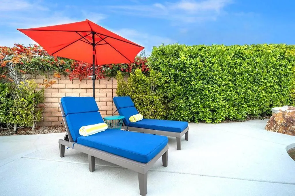 Сasa de vacaciones New! The Blue Cactus - Pool, Spa, Game Room Palm Springs